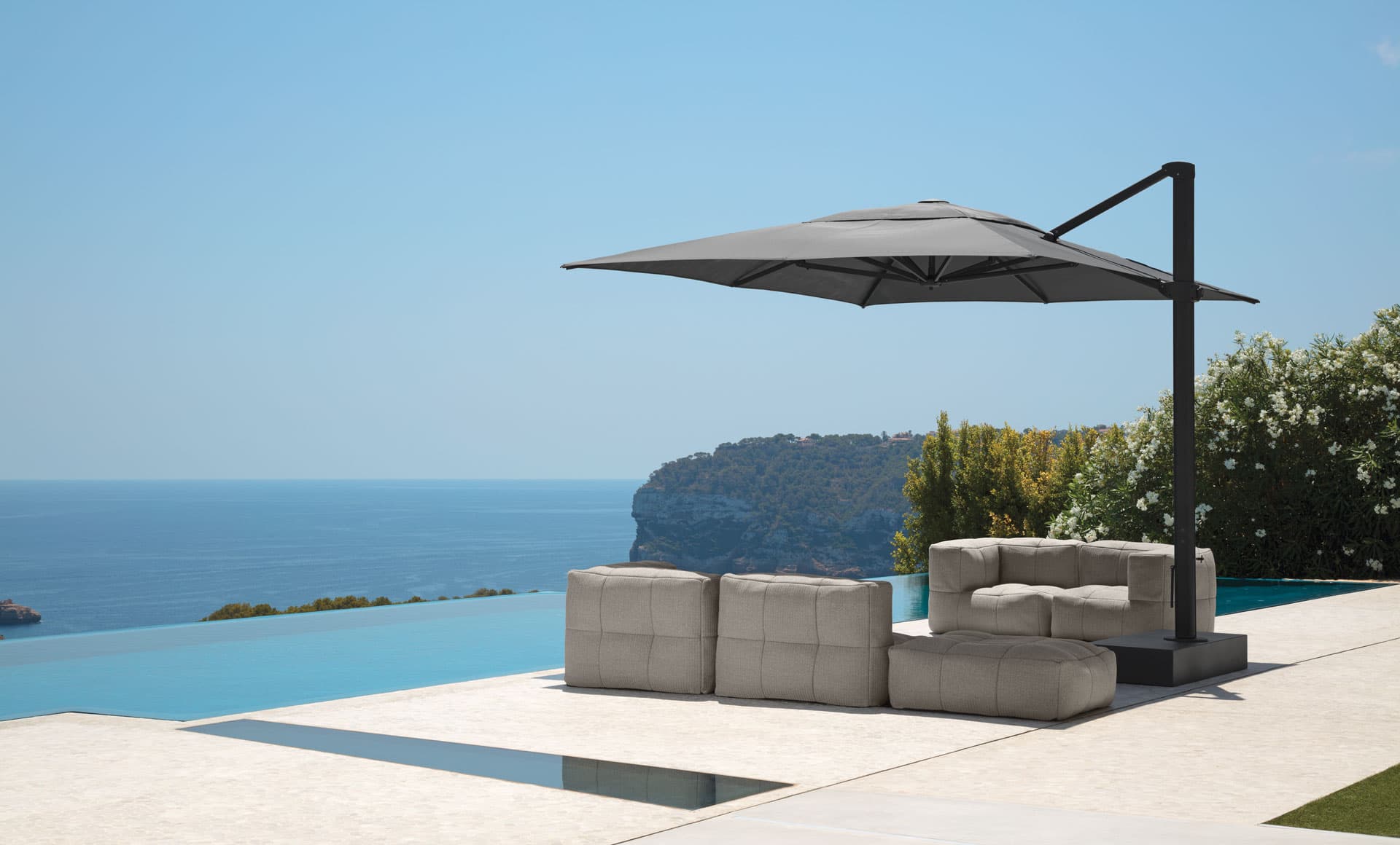 Apertolux Luxury Architectural Parasols