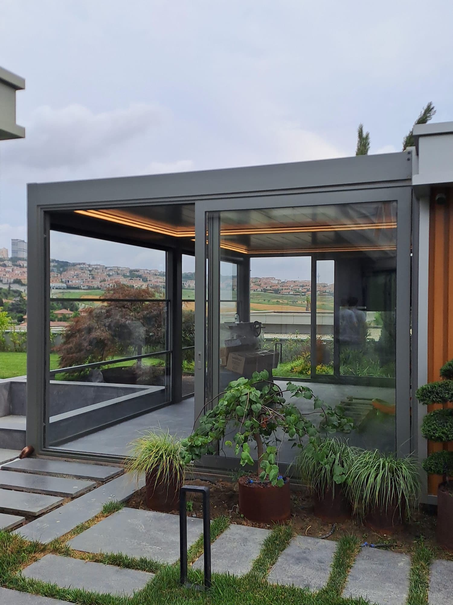 Luxury Winter Garden